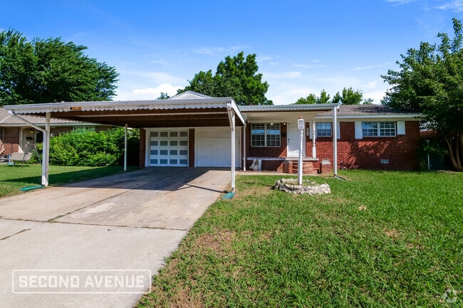 Building Photo - 2517 SW 67th St Rental