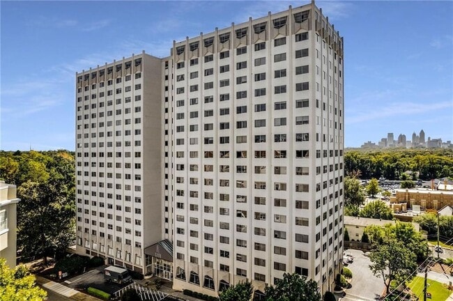 Photo - 2479 Peachtree Rd NE Unit 817 Condo