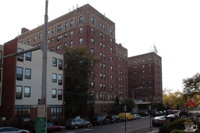 Primary Photo - Walnut Park Plaza Rental