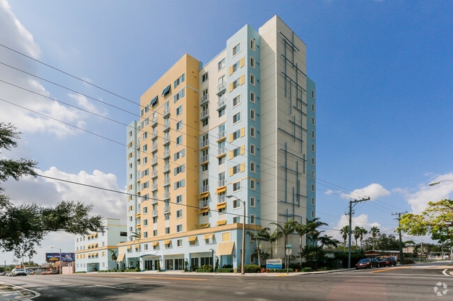 Building Photo - Esmeralda Bay Apartments