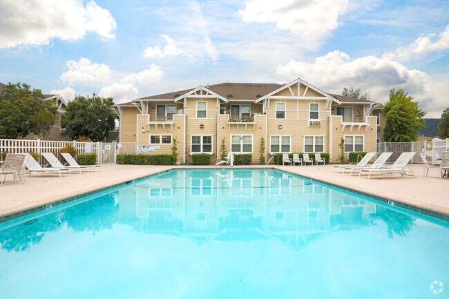 Town Square at Village Green- Seniors 62+ - Town Square at Village Green- Seniors 62+ Apartments