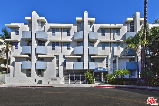 Photo - 5350 White Oak Ave Unit 408 Condo