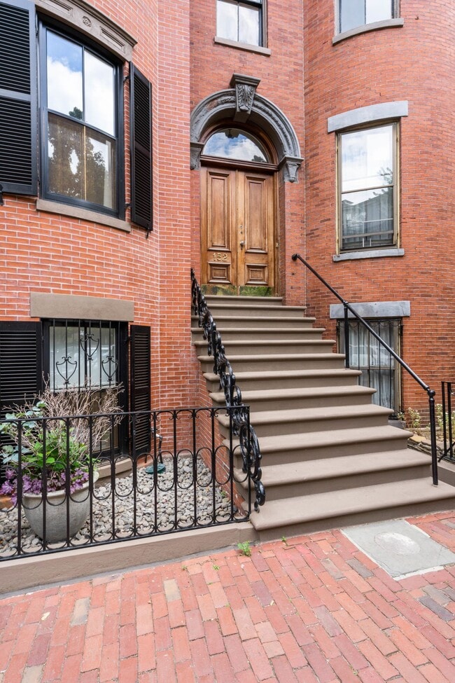 Building Photo - 152 W Canton St