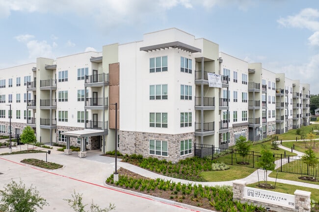 Building Photo - The Metropolitan Rental