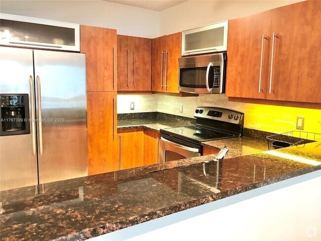 Building Photo - 7350 SW 89th St Rental