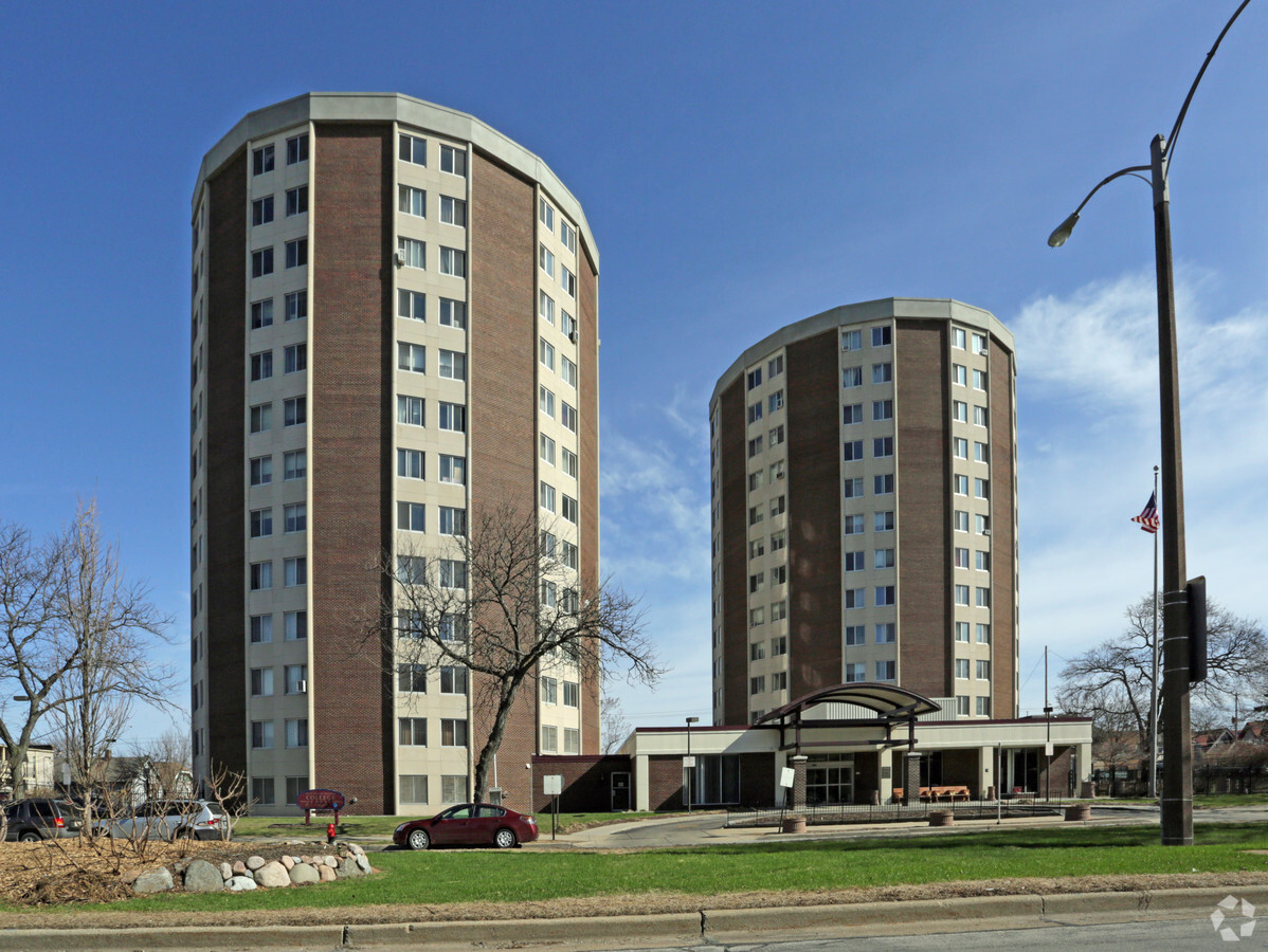 Photo - College Court Apartments