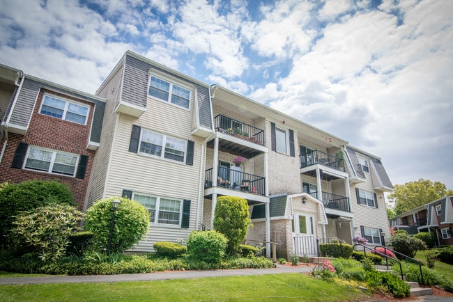 Westwood Glen Commons - Westwood Glen Commons Apartments