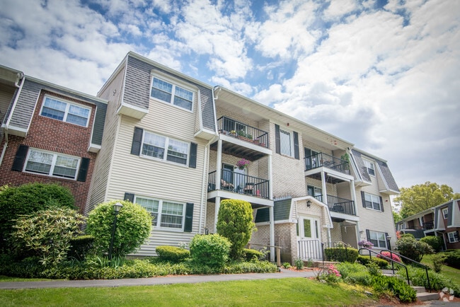 Building Photo - Westwood Glen Commons Rental