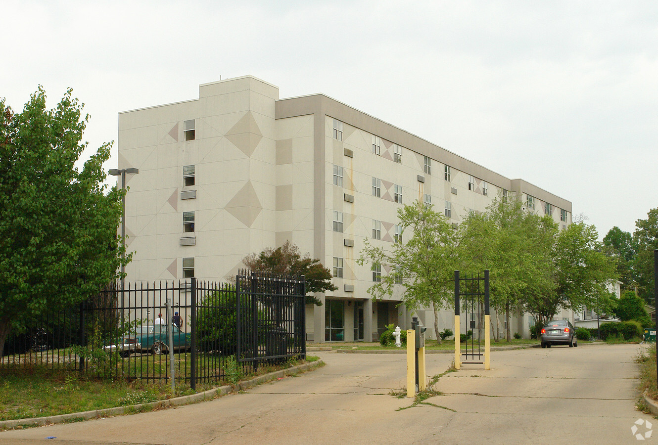 Jackson Manor Apartments - Jackson Manor Apartments