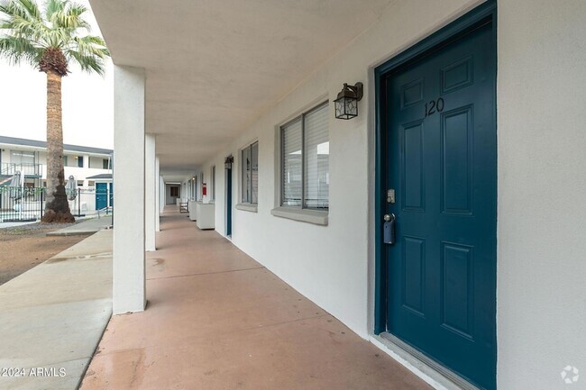 Building Photo - 4401 N 12th St Rental