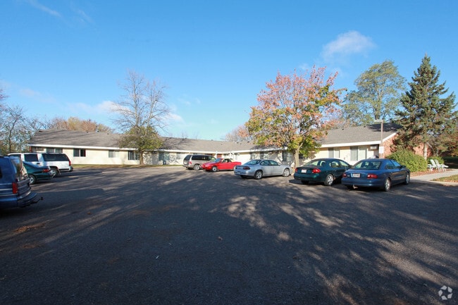Primary Photo - Woodview Apartments