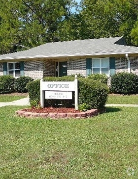 Building Photo - Eastwood Apartments