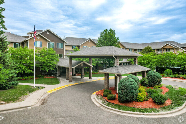 The Lodge at White Bear - The Lodge at White Bear Apartments