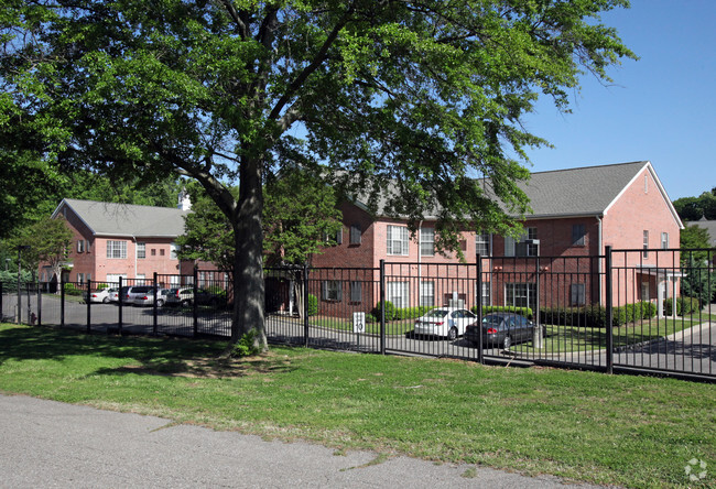 Town Village Audubon Park - Town Village Audubon Park Apartments