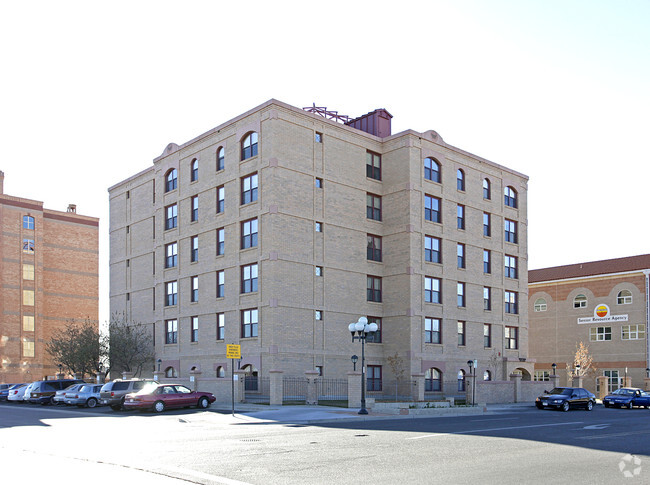 Primary Photo - Union Plaza Apartments