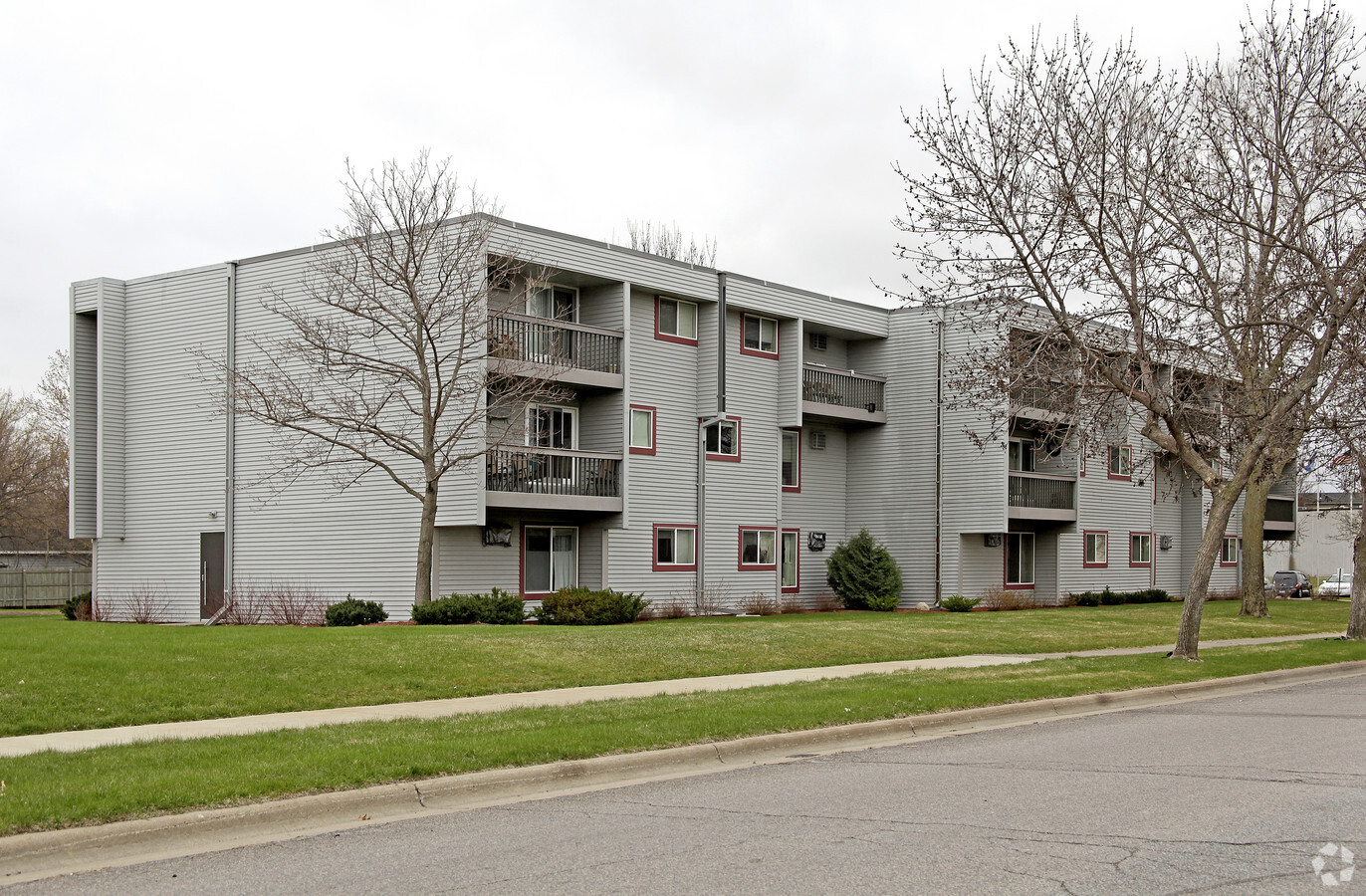 Photo - Cedar Crest Apartments