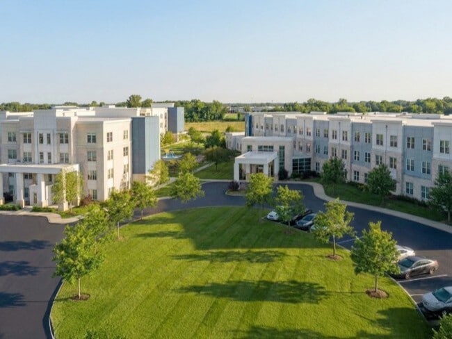 Building Photo - The Arbors at Battlefield