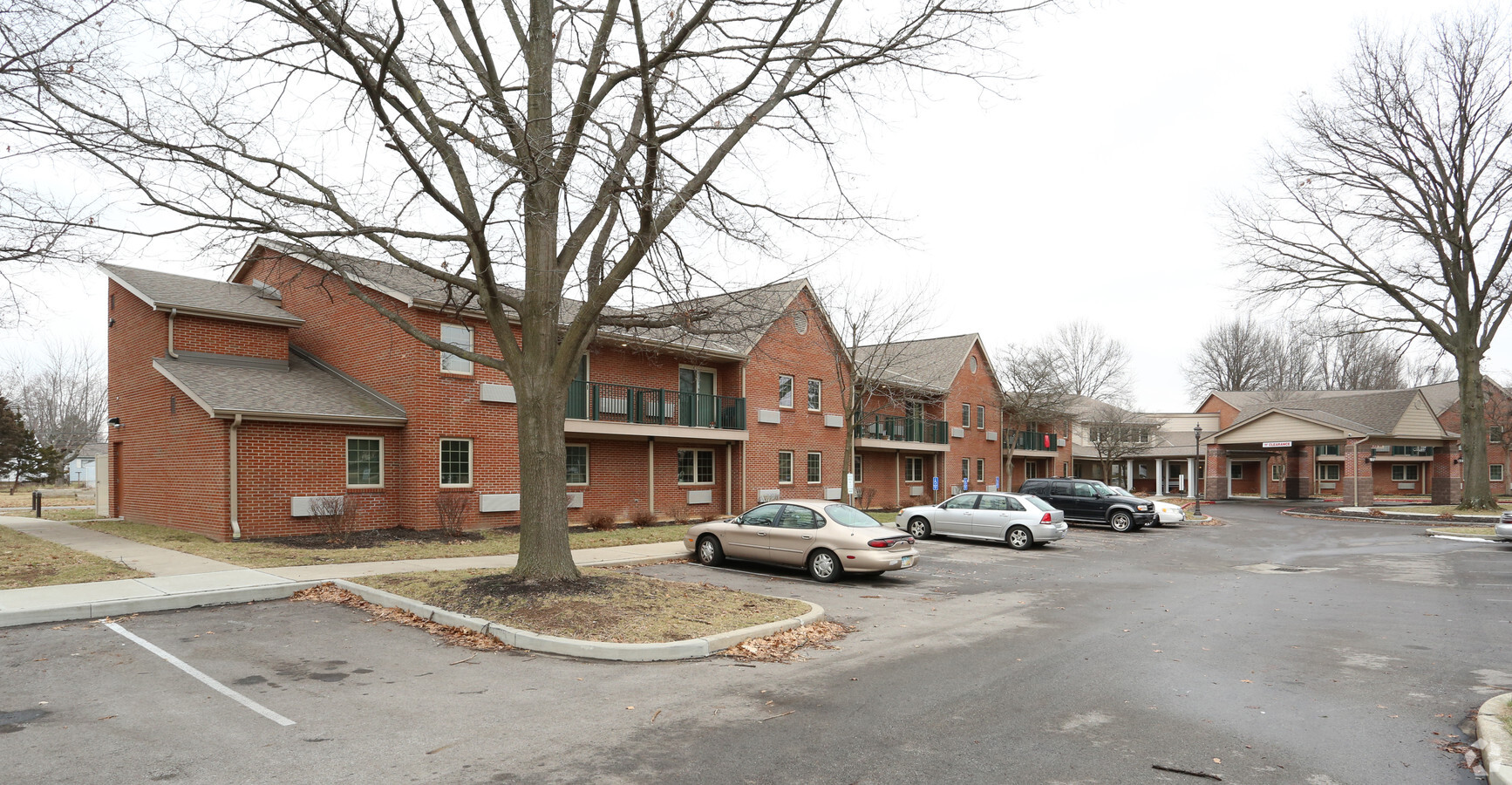 Barnett Plaza - Barnett Plaza Apartments