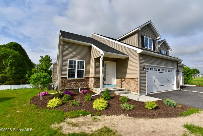 Photo - 1 Chip Shot Wy Townhome