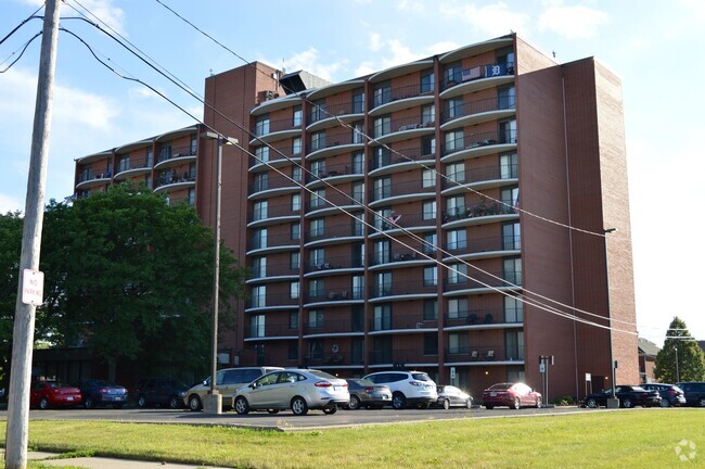Building Photo - Hubbard Manor East Rental