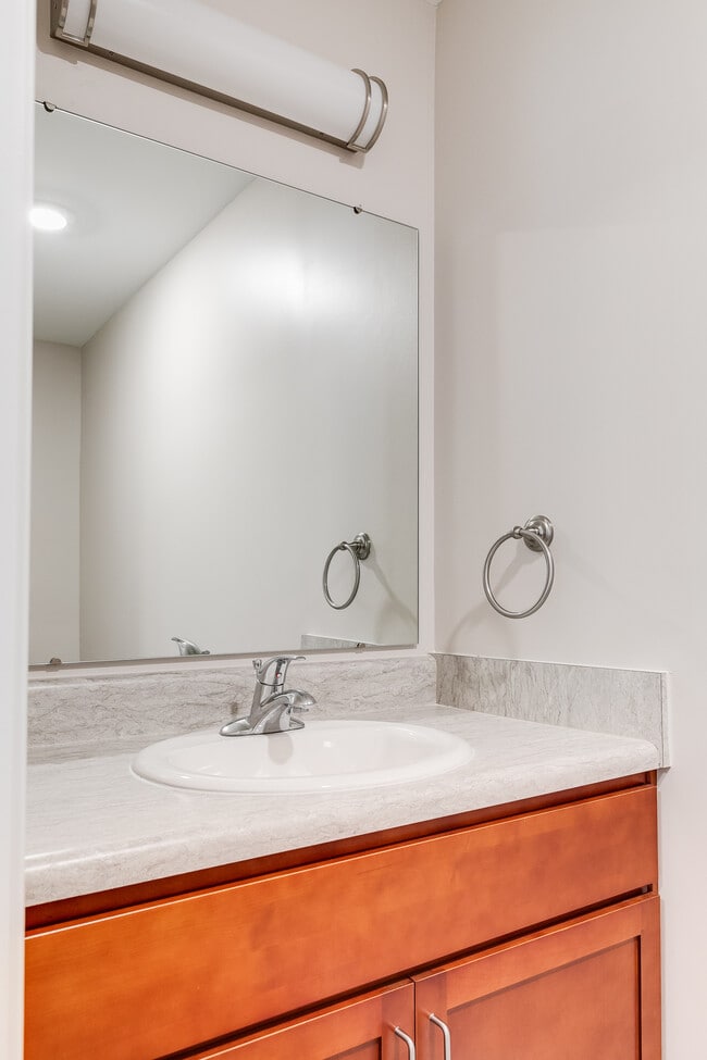 Watermark Gardens Apartments North Chesterfield, Virginia 3 units