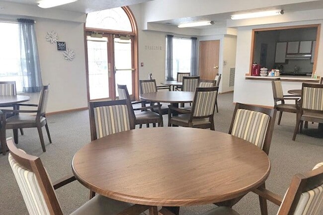 Building Photo - Wyndam Place Senior Residence - Hays