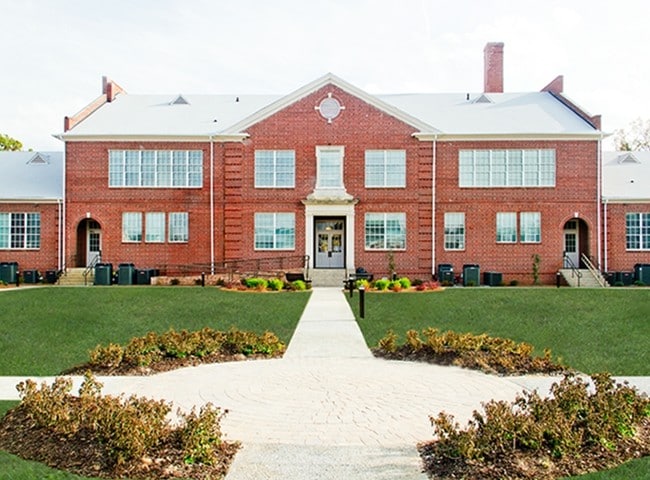 Waynesborough Academy Senior Residences - Waynesborough Academy Senior Residences Apartments