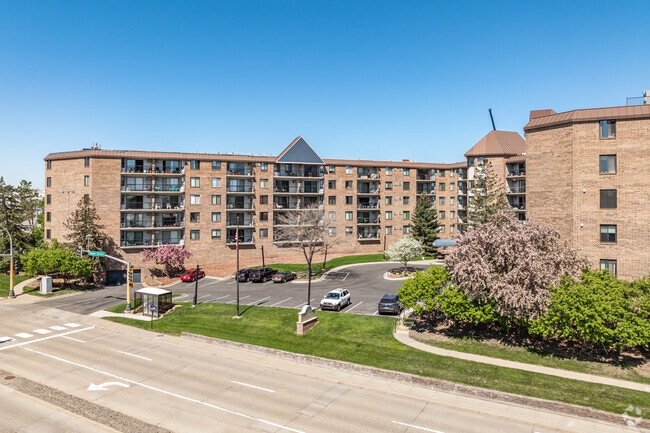 Building Photo - Kenzington Condominiums