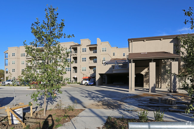 Franklin Park at Alamo Heights - Franklin Park at Alamo Heights Apartments