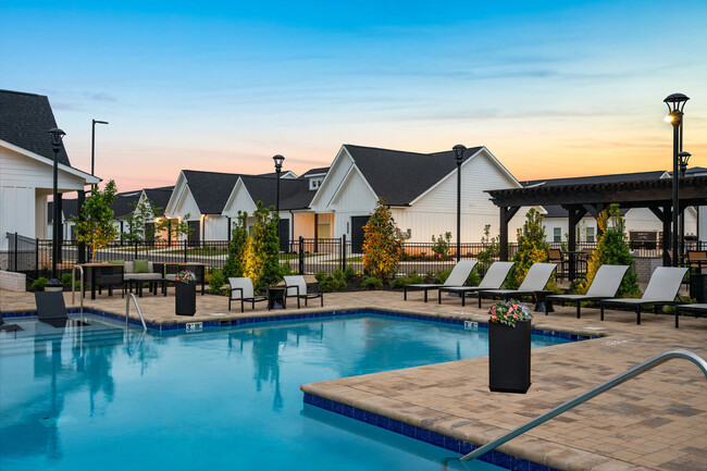 Villas at Capital Twenty - Villas at Capital Twenty Apartments
