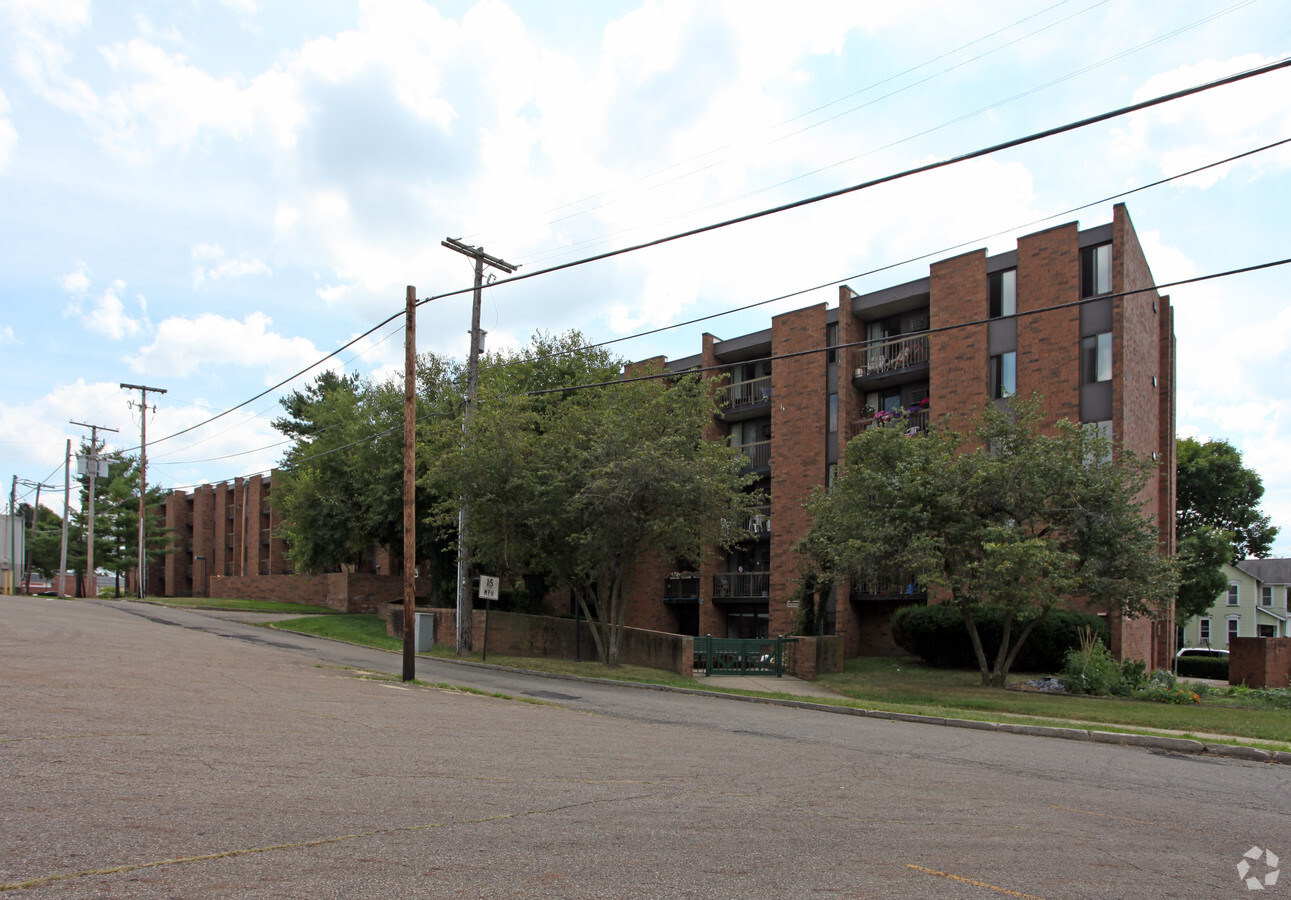 Washington Square III - Washington Square III Apartments