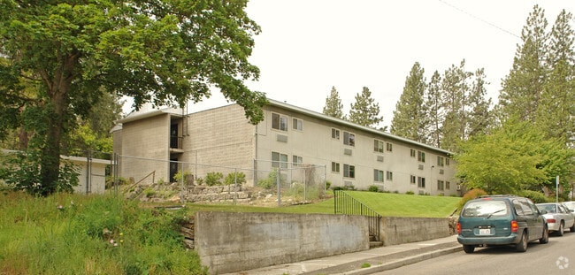 Building Photo - Hifumi En Apartments