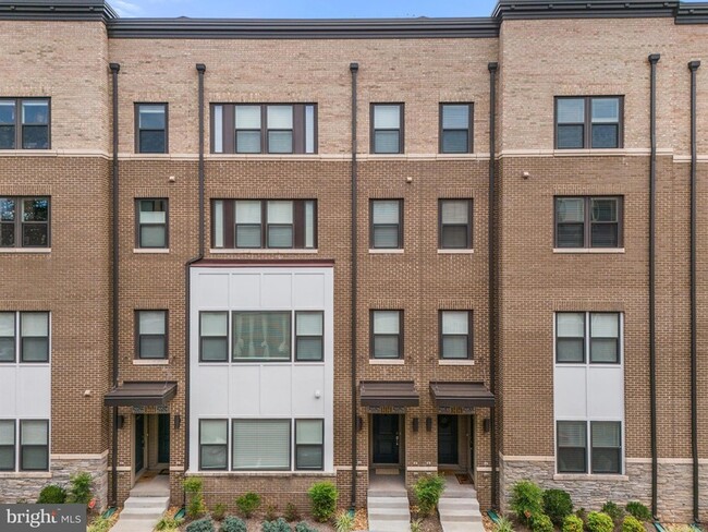 Photo - 20530 Milbridge Ter Townhome