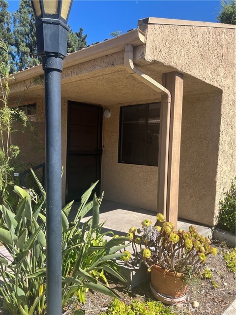 Building Photo - 4708 Lakeview Ave Rental