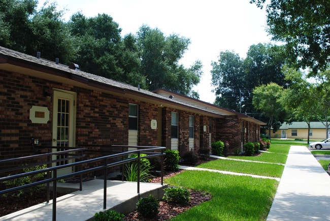 Primary Photo - Sunset Villas Rental
