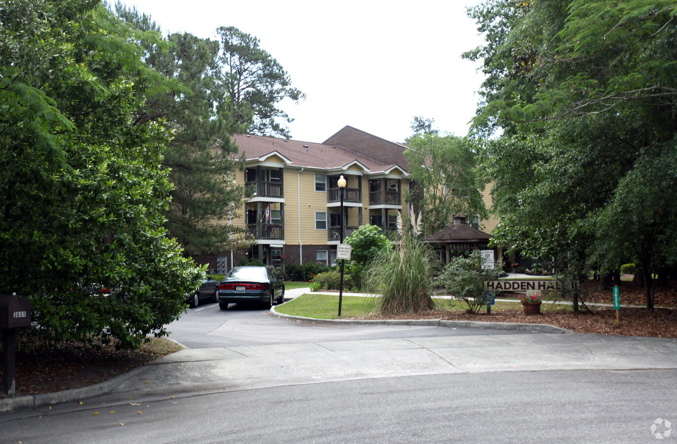 Photo - Haddon Hall II Apartments