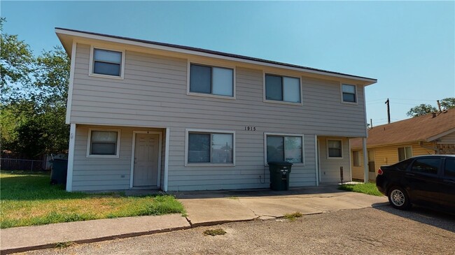 Photo - 1915 Pine Tree Dr Unit B Apartment