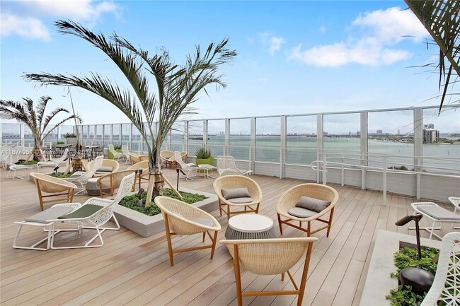 Photo - 1756 N Bayshore Dr Unit 33E Condo