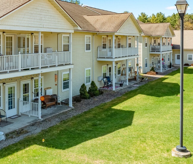 Building Photo - Pine Grove Apartments