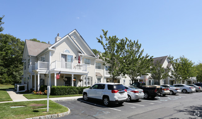 Building Photo - Greenview Commons 55+ Rental