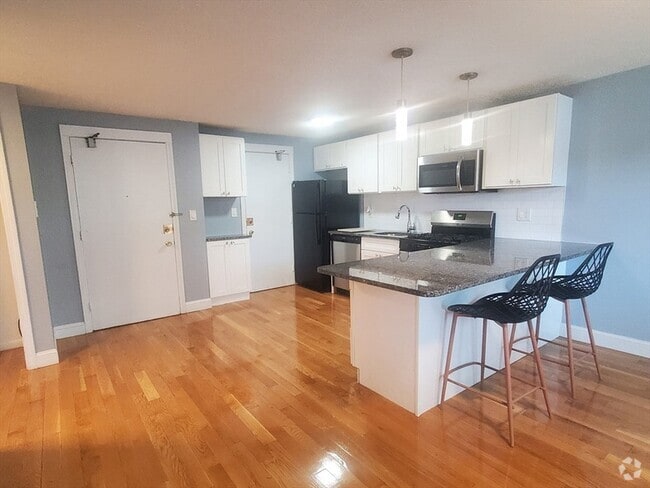 Building Photo - 268 West St Rental