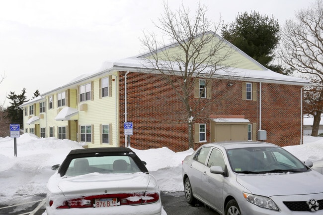 Building Photo - Lamplighter Village Rental