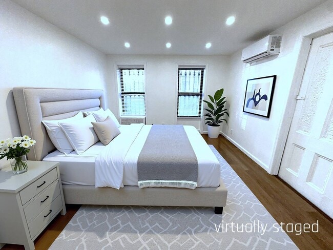 Building Photo - 364 Marion St