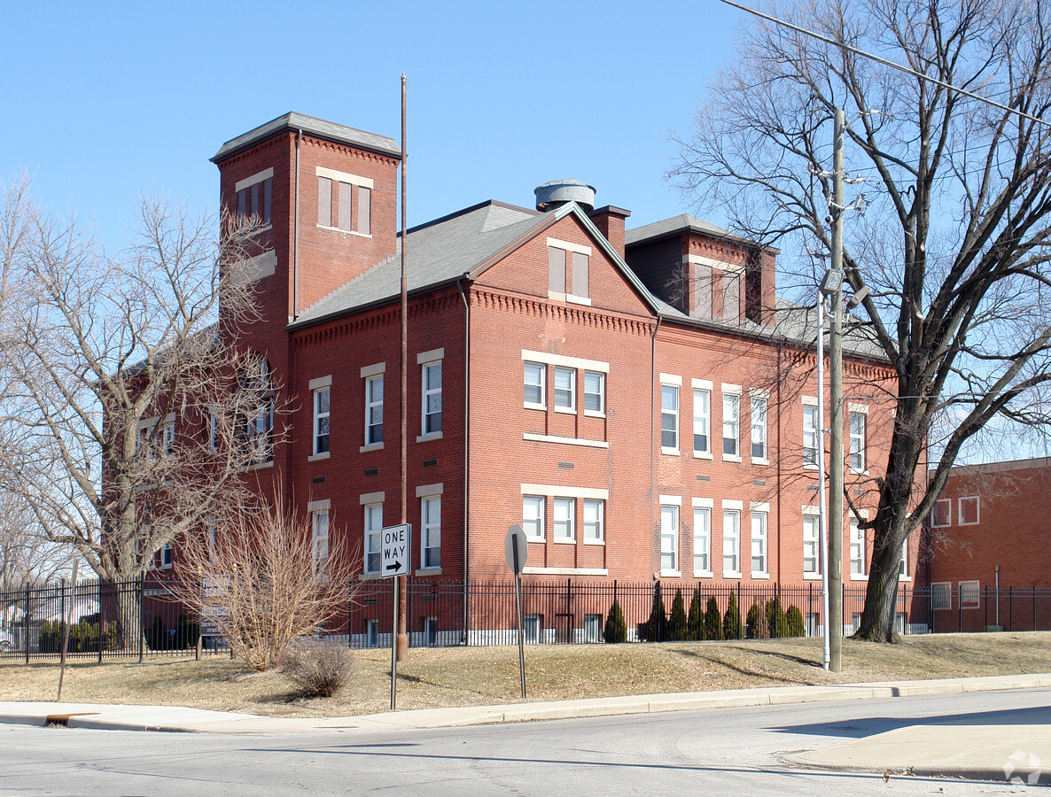 Franklin School Apartments - Franklin School Apartments