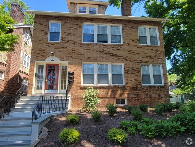 Building Photo - 30 Walnut Pkwy Rental