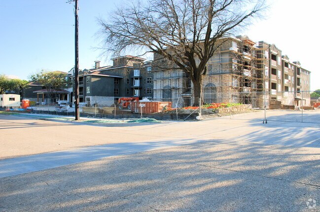 The Landon at Lake Highlands - The Landon at Lake Highlands Apartments