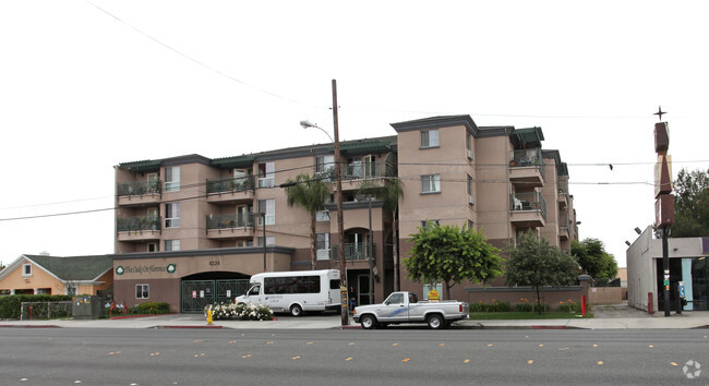 Building Photo - Oaks on Florence (55+ Senior Community) Rental