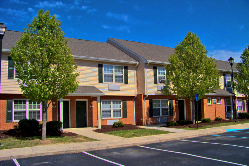 Greenbrier Courts Apartments - Greenbrier Courts Apartments