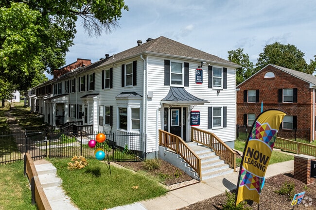 Building Photo - Brush Creek Towers
