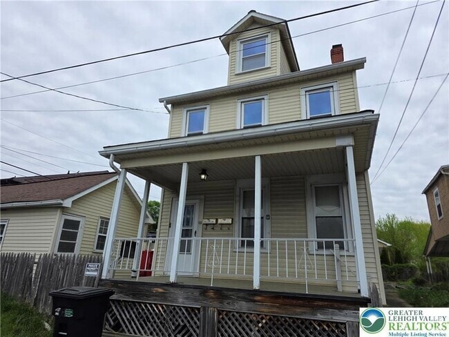 Building Photo - 612 W Garrison St Rental